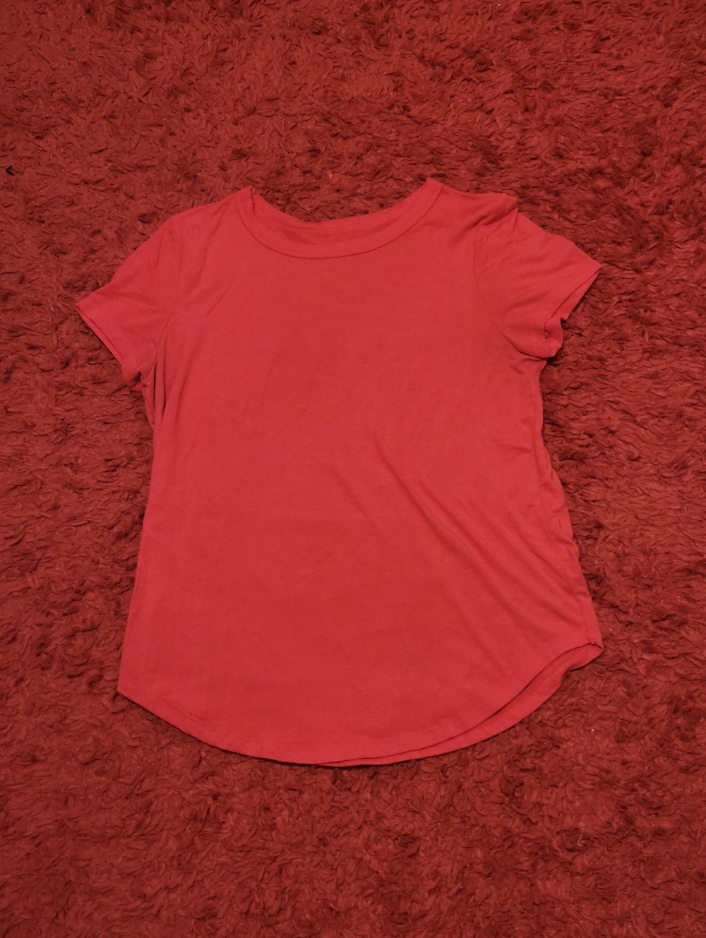 ***NEVER WORN*** Red SO Favorite Crew T-Shirt Womens Size Medium
